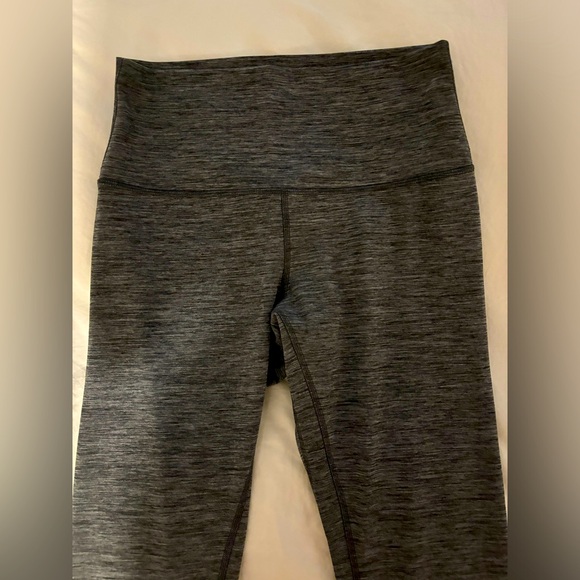Lululemon Align High Rise 25” Legging Size 8 - Picture 5 of 5